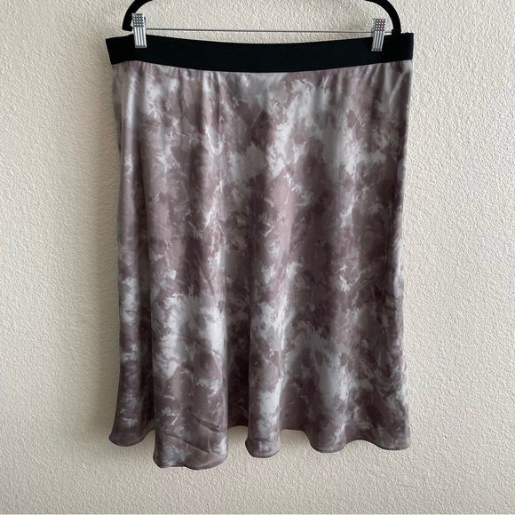 Vera Wang Simply Vera Grey Neutral Dye Skirt - Picture 4 of 8